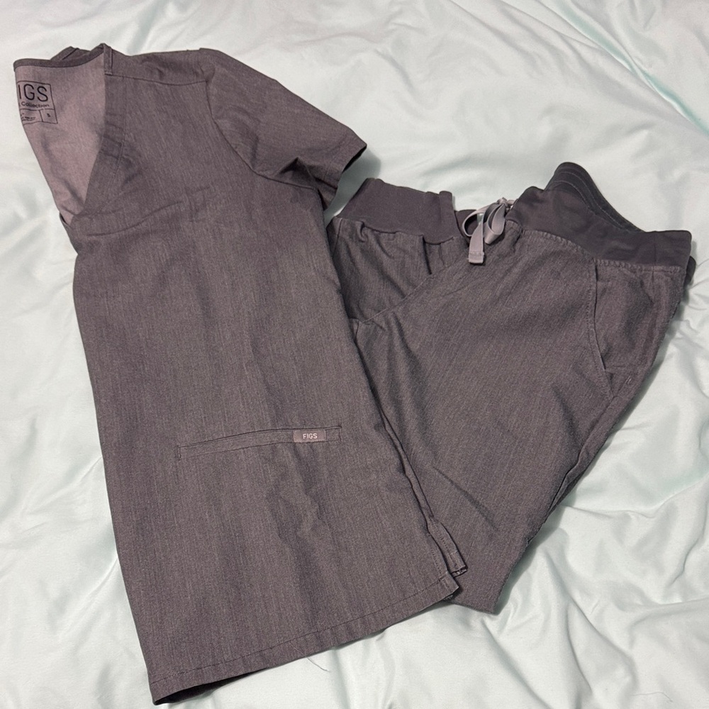 Figs Charcoal Scrub Ensemble